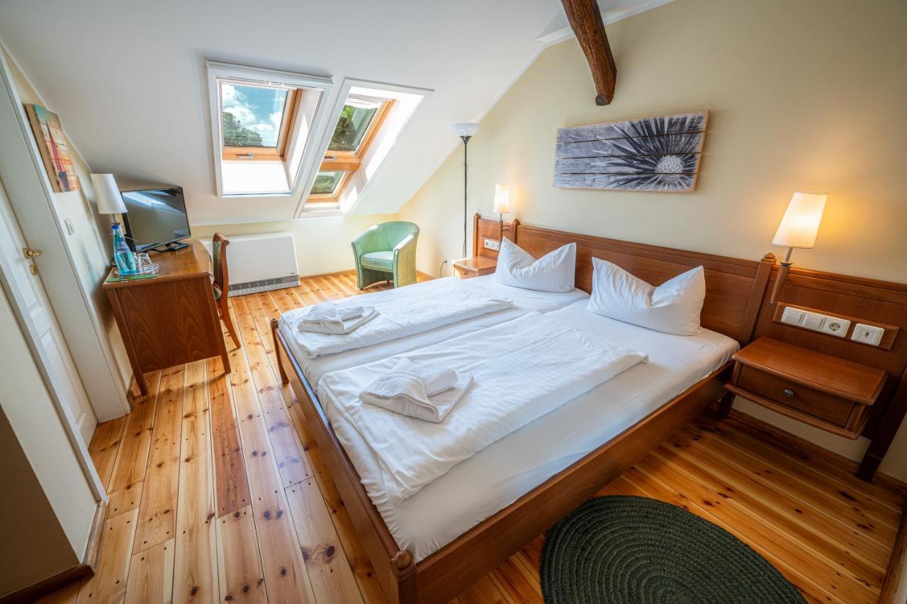 Отель Elbterrasse Woerlitz Ораниенбаум-Вёрлиц Экстерьер фото
