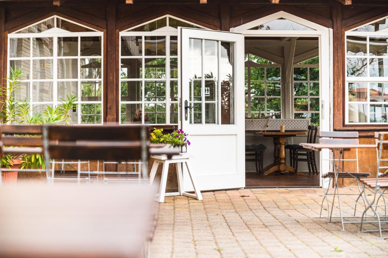 Отель Elbterrasse Woerlitz Ораниенбаум-Вёрлиц Экстерьер фото